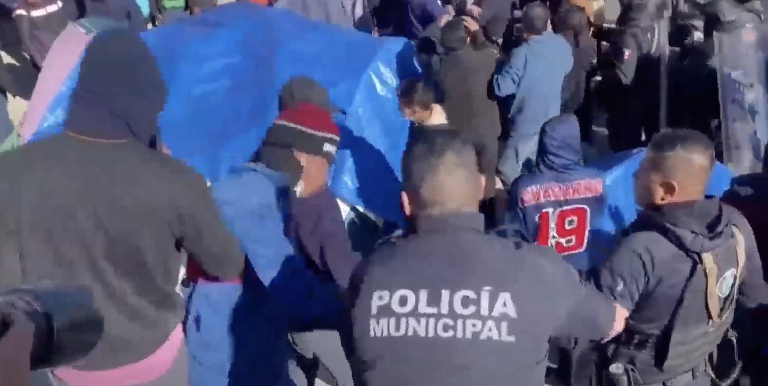 Riot Police Remove Illegal Migrants From Tent City on Rio Grande Near US Border