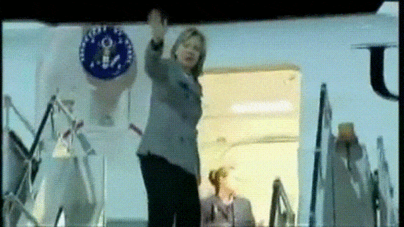 Hillary-has-seizure-while-boarding-plane-falls-down-Imgur