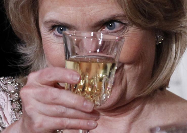 hillary-drink-crosseyed