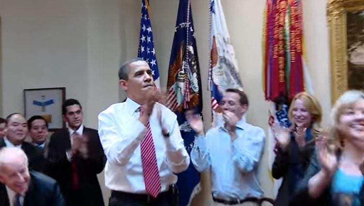 obama-cheering-self