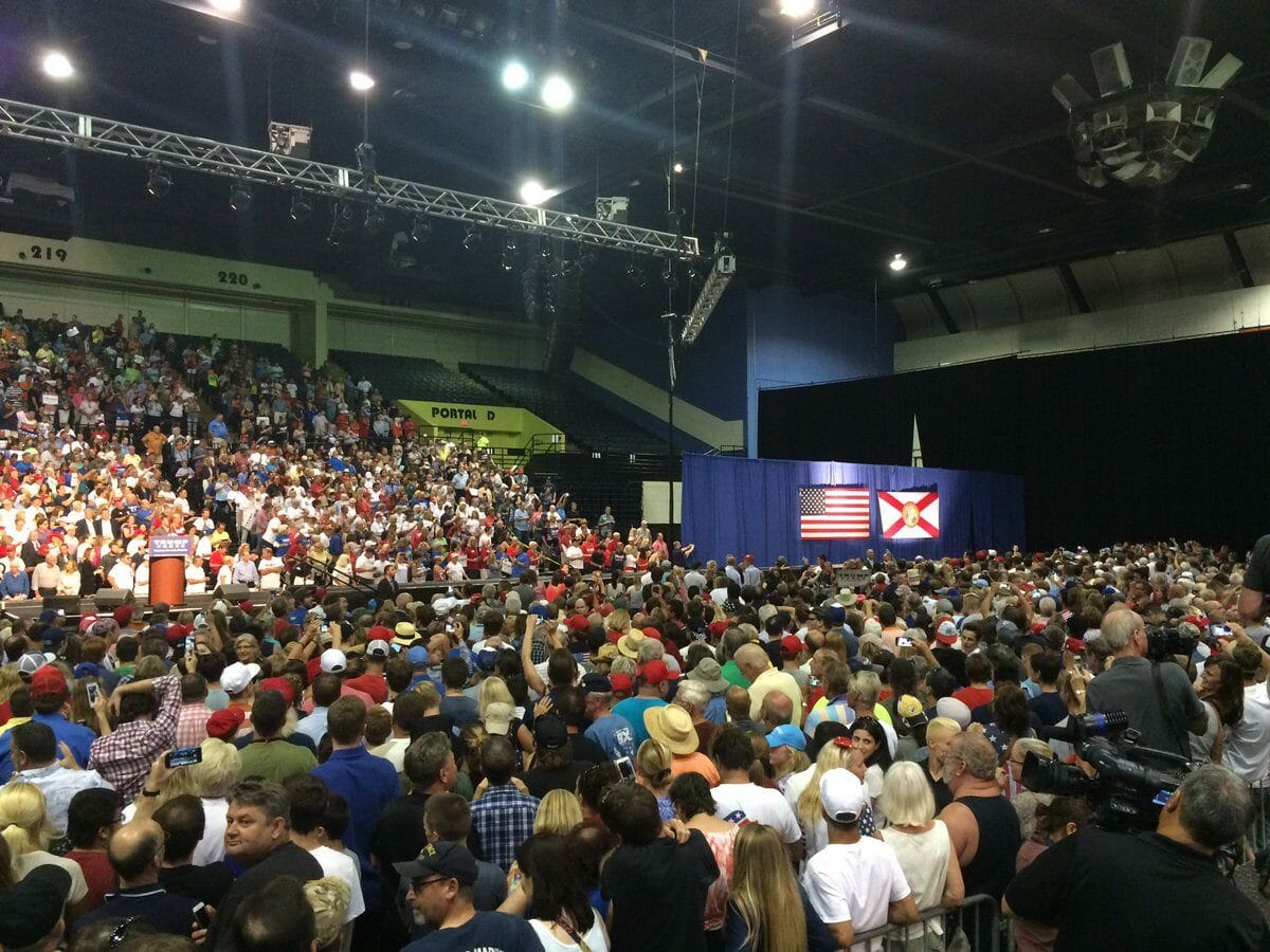 trump crowd daytona