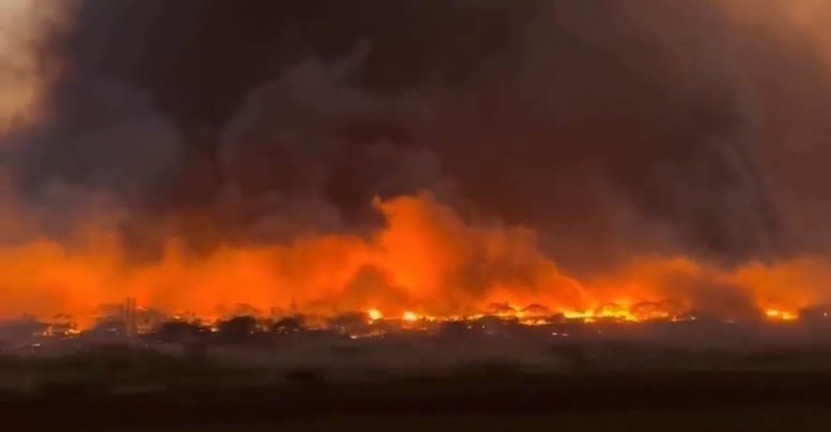 MAUI BURNING: People Flee Into Ocean to Escape Wildfires – Historic Lahaina Town Destroyed (VIDEO)