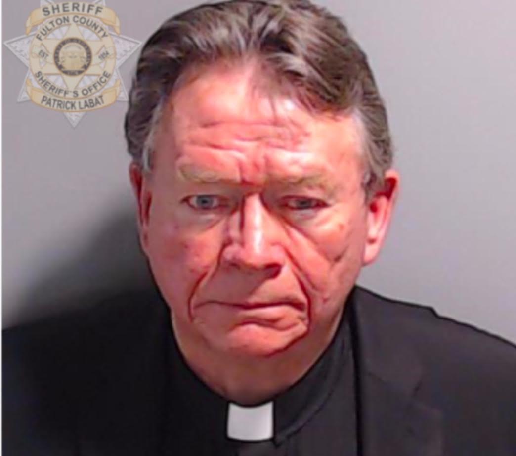 LAWFARE: Pastor Stephen Cliffgard Lee Turns Himself In At Fulton County Jail in Georgia RICO Case – Poses For Mugshot with Clerical Collar