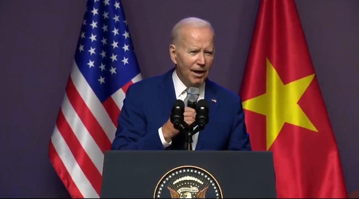 “I Just Follow My Orders Here… I Ain’t Calling on You!” Joe Biden Shouts at Reporter During Presser in Vietnam (VIDEO)