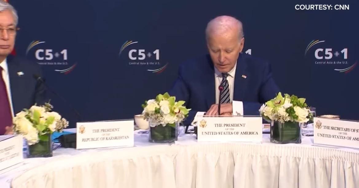 Embarrassing! Joe Biden Reads From Notecards During Meeting with Central Asian Leaders (VIDEO)