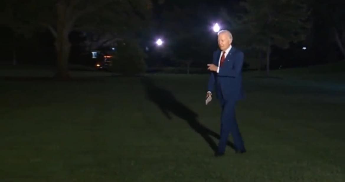 Biden Struggles to Make it Across South Lawn After He Repeats Same Story Word-for-Word Just Minutes Apart at Campaign Reception (VIDEO)