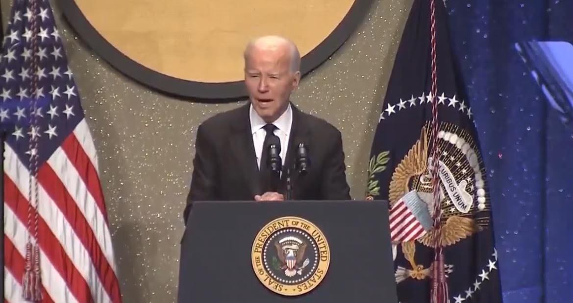 “I Vaccinated the Nation and Rebuilt the Economy!” – Old Man Joe Biden Starts Shouting Out of Nowhere (VIDEO)