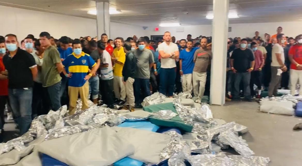 Migrant Processing Center in El Paso PACKED with Illegal Aliens – Nearly ALL are Military Age Males (VIDEO)