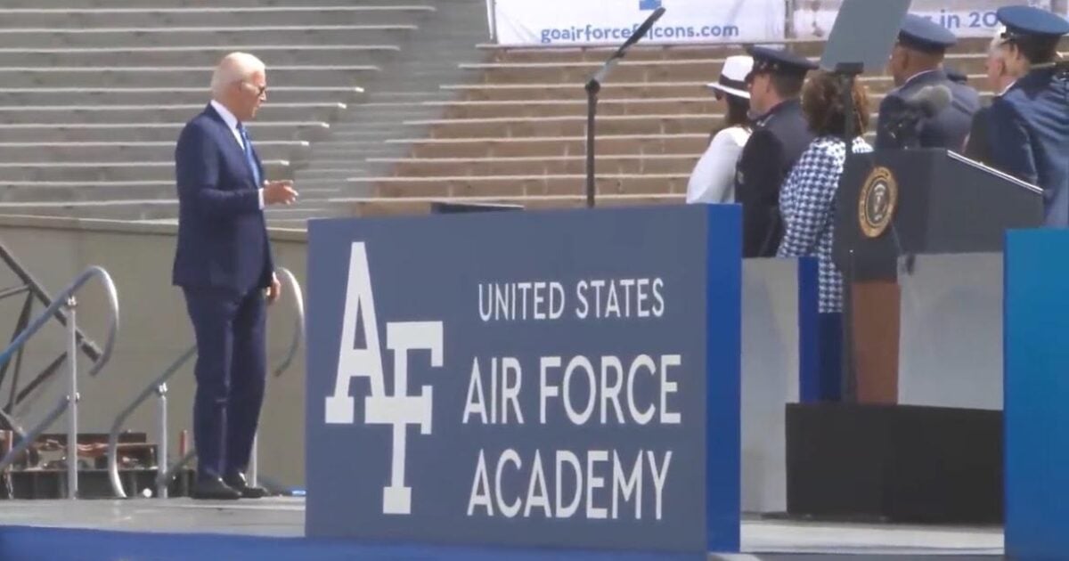 Photo of HE’S SHOT: Joe Biden Needs Directions to Find the Stage During Air Force Commencement Address in Colorado Springs (VIDEO) | The Gateway Pundit | by Cristina Laila