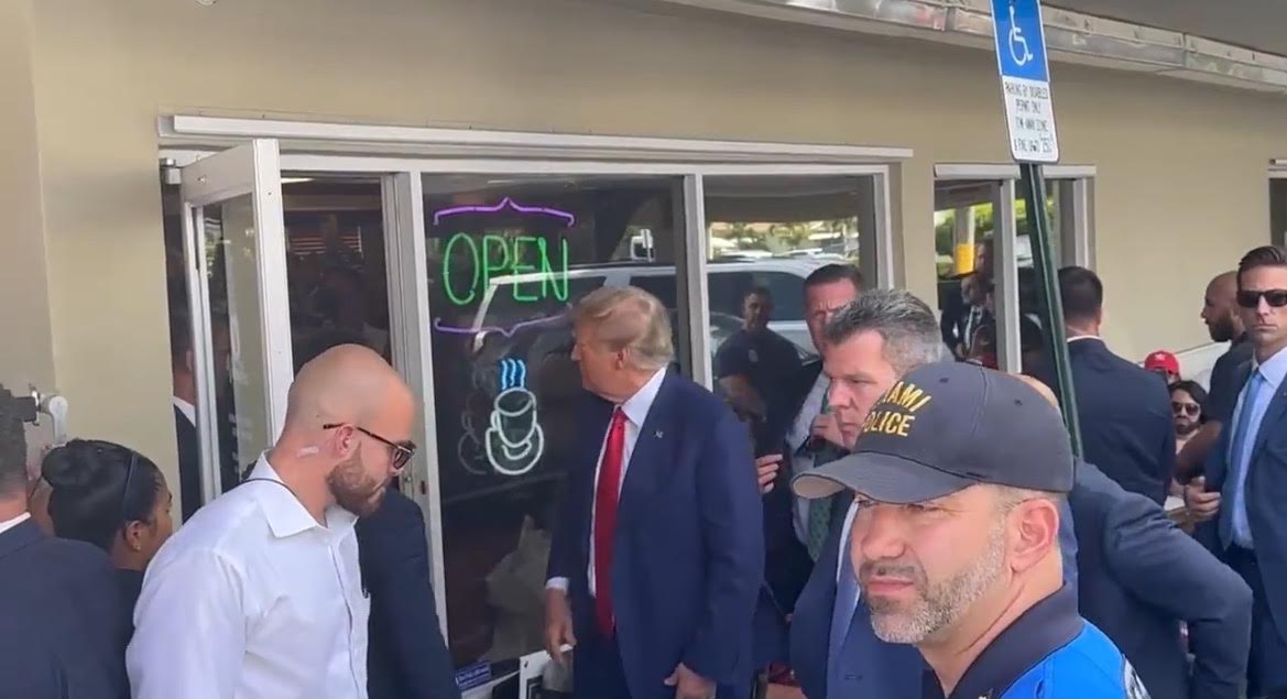 Fake News Media Lies About Trump Not Paying For Food at Miami Café