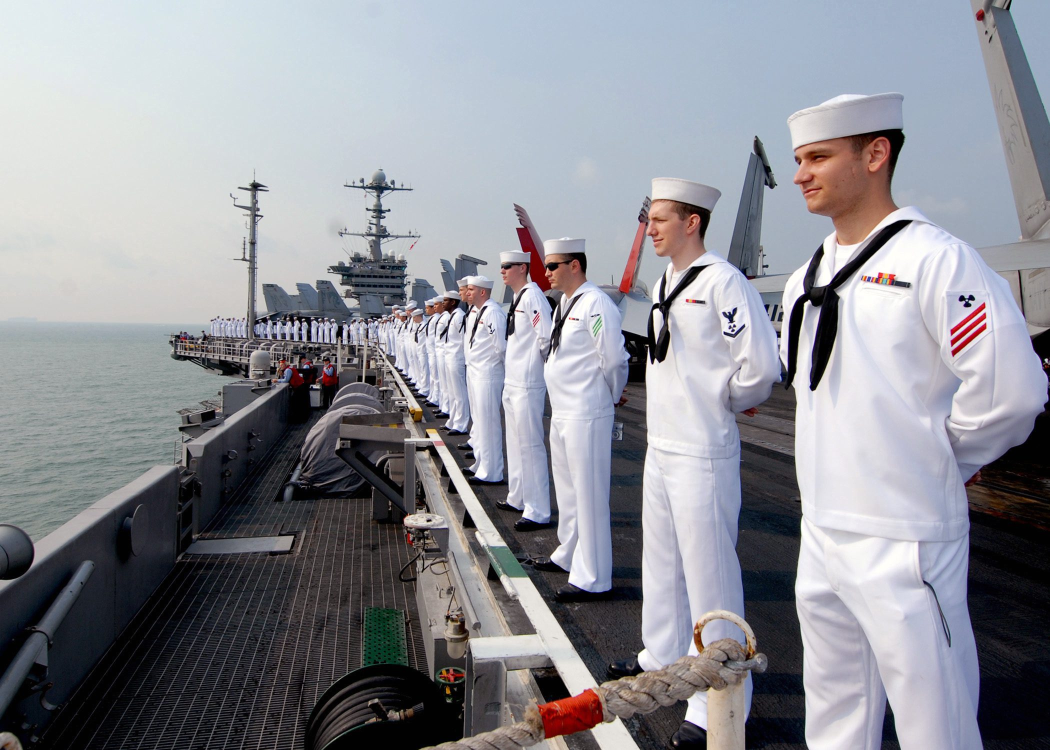 «La Armada de los Estados Unidos empezará a permitir a los reclutas el uso de sus teléfonos personales durante el entrenamiento básico» – The Gateway Pundit