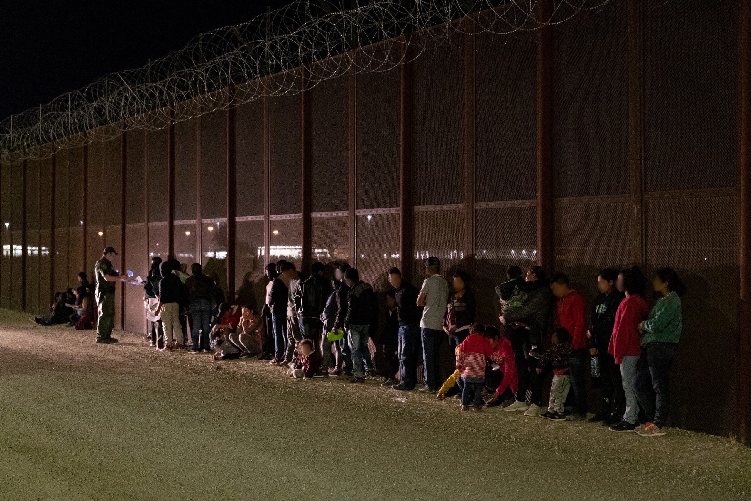 Biden Border Crisis: 3,500 Illegal Aliens Released into US in One Day Alone This Week | The Gateway Pundit | by David Greyson