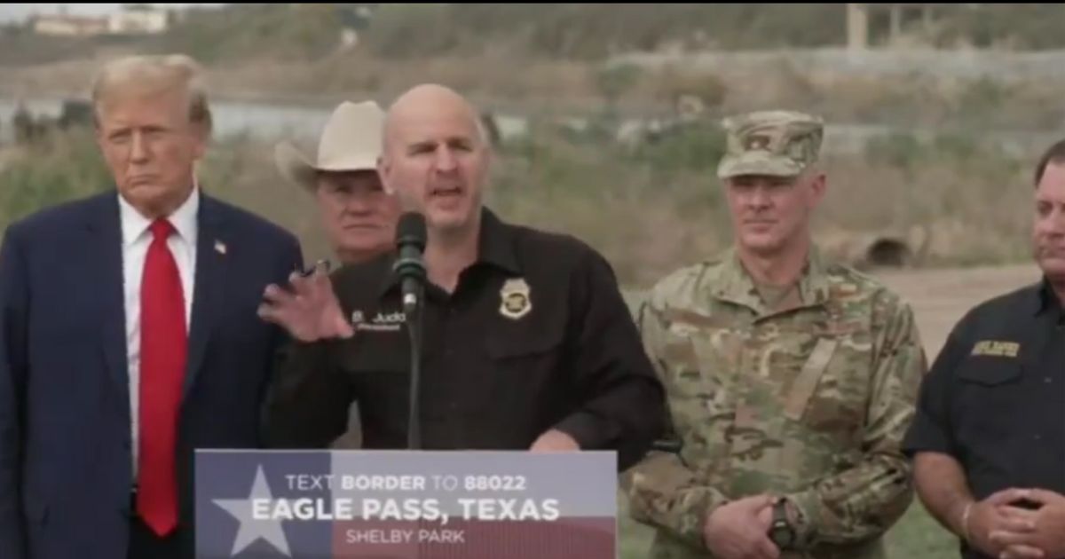 Brandon Judd speaking to reporters in Eagle Pass, Texas