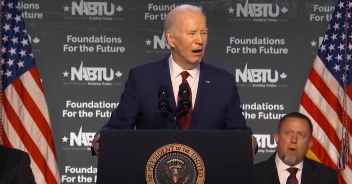 Joe Biden Falls Apart During DC Speech, Reads Teleprompter Instructions: “Four More Years? Pause?” (VIDEO)
