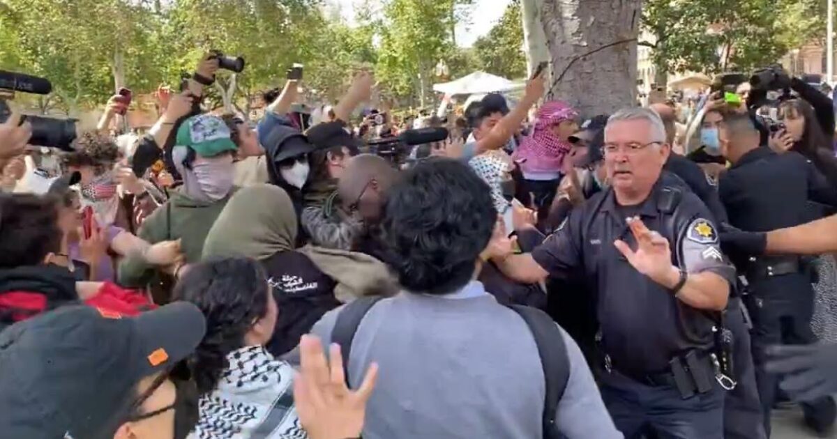 Things Turn Ugly at USC as Pro-Hamas Protestors Face Off with Campus Police - Outside Forces Infiltrated to Kickstart Riot (VIDEO) | The Gateway Pundit | by Cristina Laila