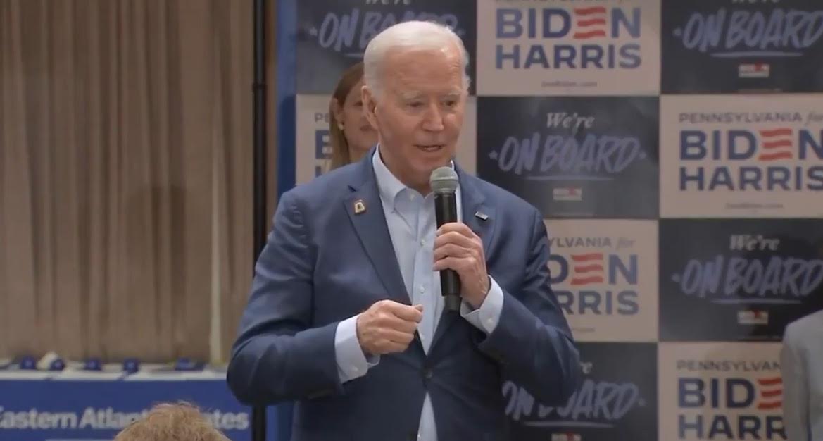 WTH? Biden Tells Bizarre Story About Answering His Motel Room Door While He Was “Standing in a Towel and Shaving Cream” (VIDEO)