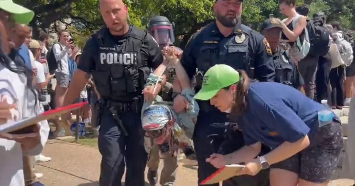 HOPE FOR AMERICA! Texas Cops Go to Work in Austin – Dirty Booger-Haired Leftists Scooped Up, Zip-Tied, and Hauled Off like Baby Calves at UT Campus