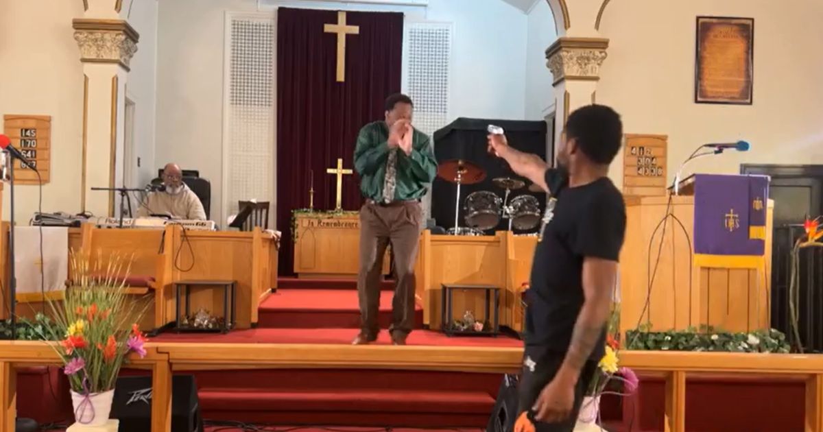 Gun Miraculously Jams as Man Tries Shooting Pastor During Sunday Sermon in Pennsylvania Church (VIDEO) – Cristina Laila