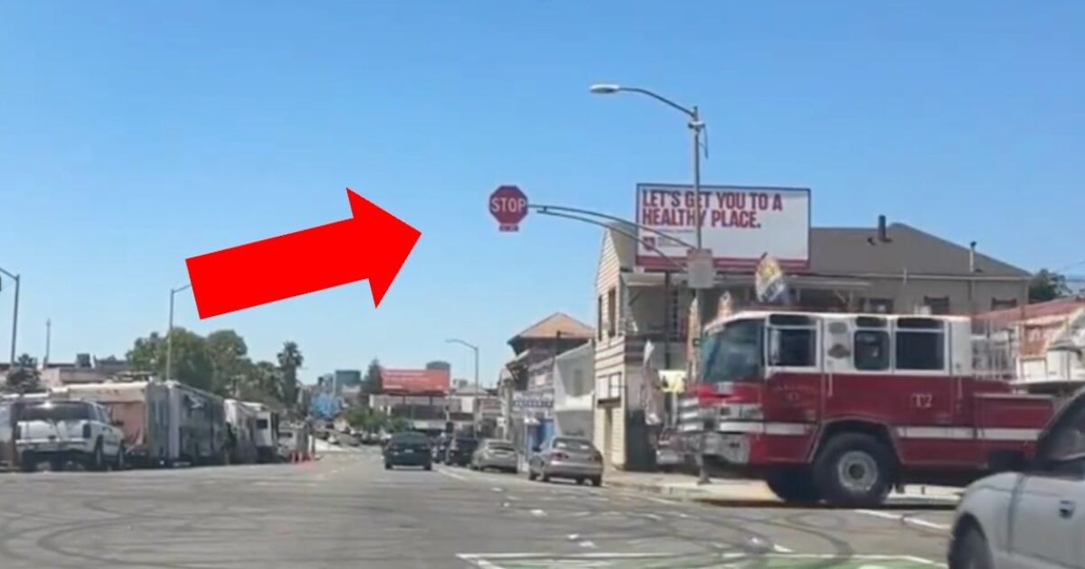 No Se Puede Inventar: Oakland Reemplaza Semáforos con Señales de Alto Después de que Personas sin Hogar Roban Alambre de Cobre | The Gateway Pundit