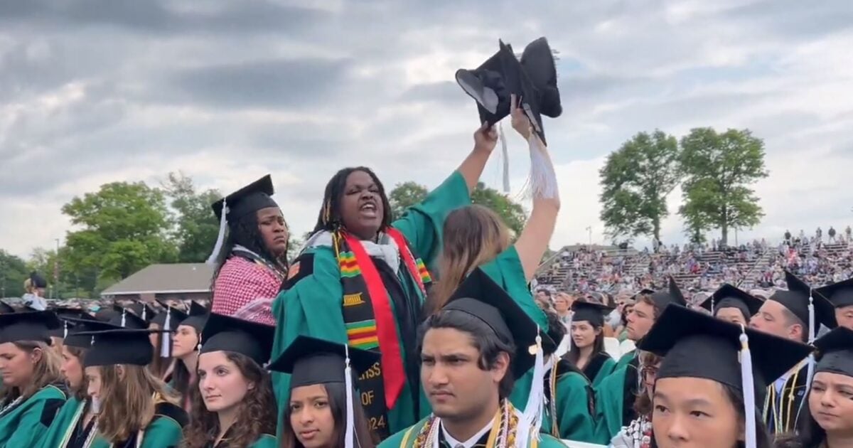 Anti-Israel Graduates Stand Up and SCREAM and CHANT “Shut It Down” During Washington University’s Commencement Ceremony – Drowning Out the Chancellor