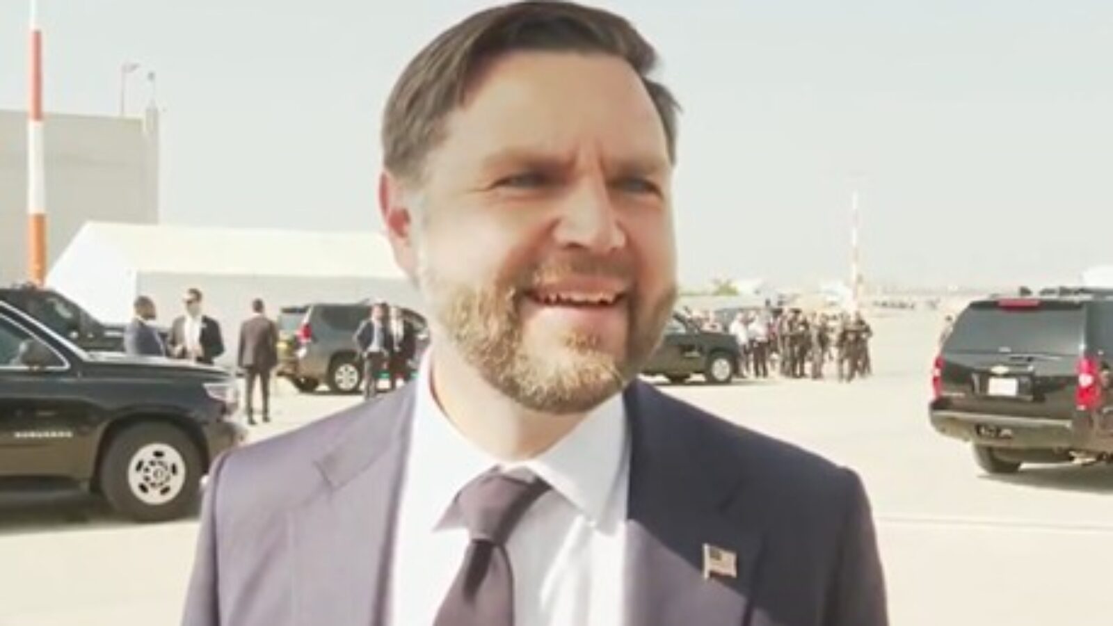 VP JD Vance Issues a Hilarious Response to Dumb Leftists After They Get Snookered by a Viral AI Photo of Him Yelling at His Wife Usha in a Restaurant | The Gateway Pundit | by Cullen Linebarger
