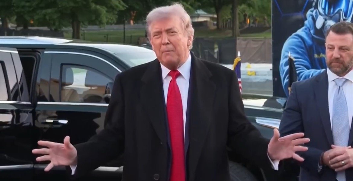 Trump LIGHTS UP Reporter For Asking Why He Is Renovating Lincoln Memorial Reflecting Pool Amid Conflict with Iran (VIDEO)