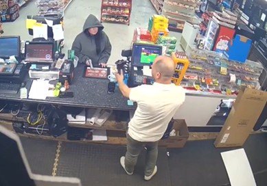 Convenience Store Clerk Pulls Off a Brilliant Trick on the Fly to Snooker Female Robber and Get Her Arrested (VIDEO)