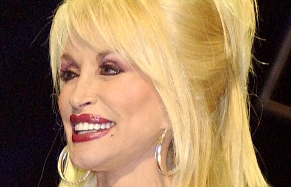 Nashville Airport Authority Votes Unanimously to Change Name to Honor Dolly Parton
