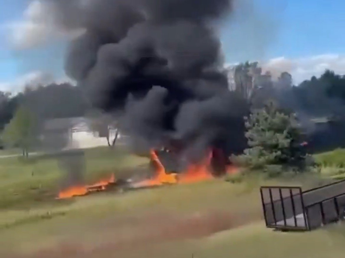 F-16 Fighter Jet Crashes in Giant Fireball in Michigan During Training Exercise (VIDEO)