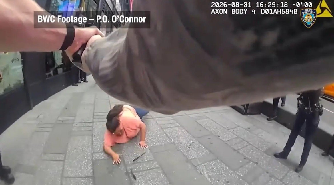 Police Bodycam Footage Shows NYPD Officers Fatally Shooting Knife-Wielding Woman Who Stabbed Two People in Times Square (VIDEO)