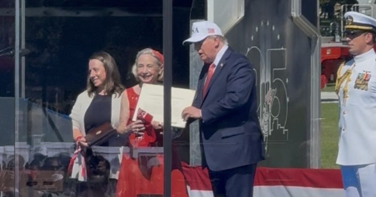 President Trump Awards Posthumous Medal of Freedom to the “Man in the Red Bandana” Welles Crowther (VIDEO)
