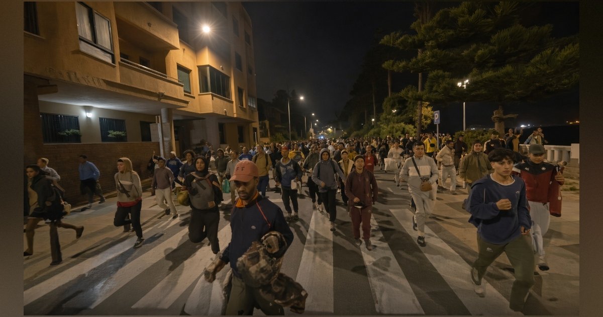 SHOCKING VIDEOS: Thousands of North African Migrants Charge Through Ceuta in Disturbing Footage, as Police Tries to Dismantle Invaders’ Beach Shantytowns