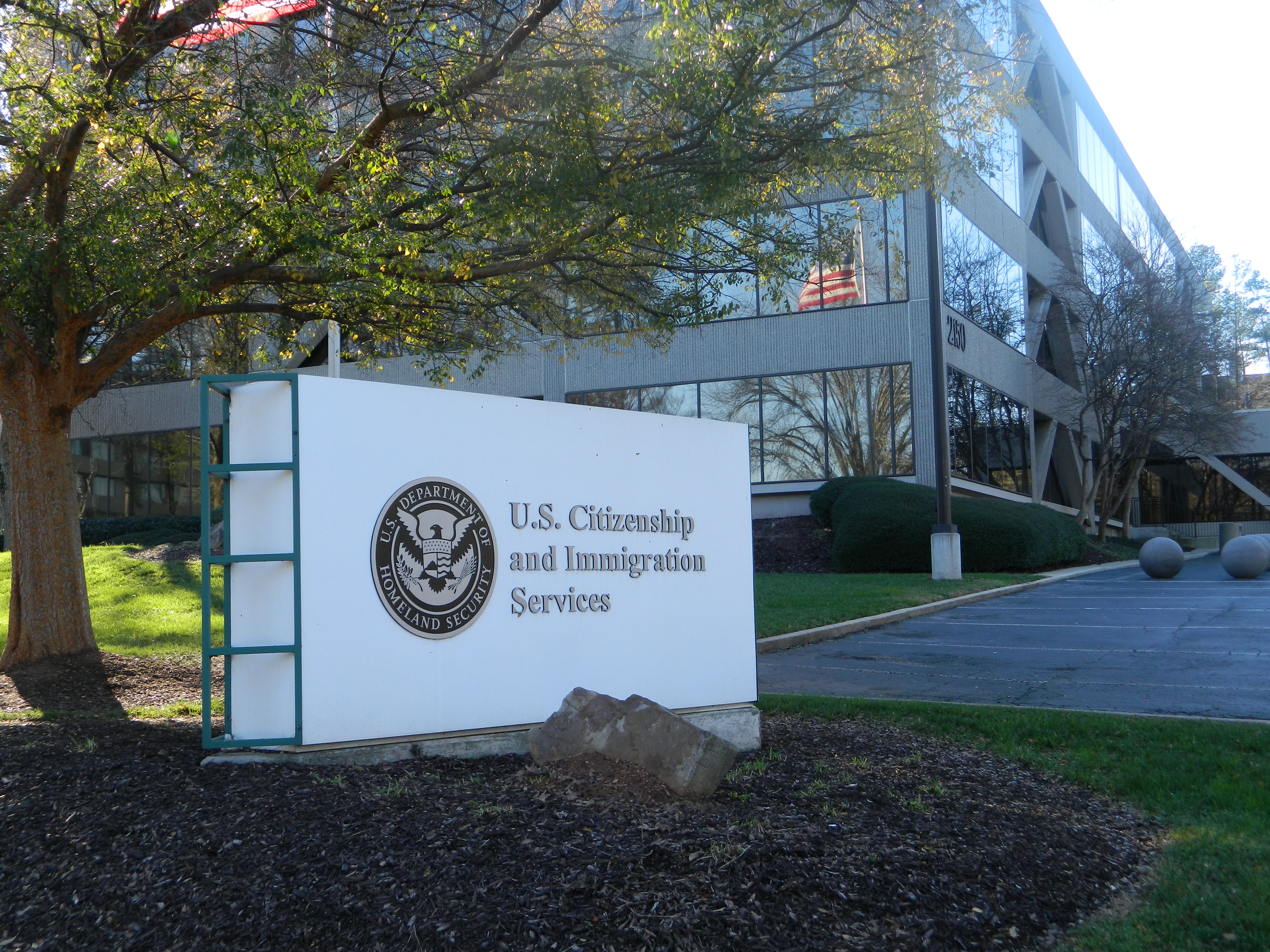 EXPOSED: Former Senior USCIS Officer and Associate Arrested in Alleged Cash-for-Immigration-Benefits Scheme — Applications Approved Without Interviews or Background Checks
