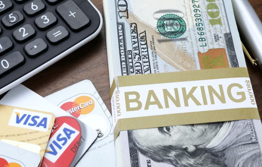Breaking Report: Major Banks Closed Accounts of MAGA, Pro-Life and Conservative Groups During Biden Years – The Gateway Pundit a Victim of This Intolerance