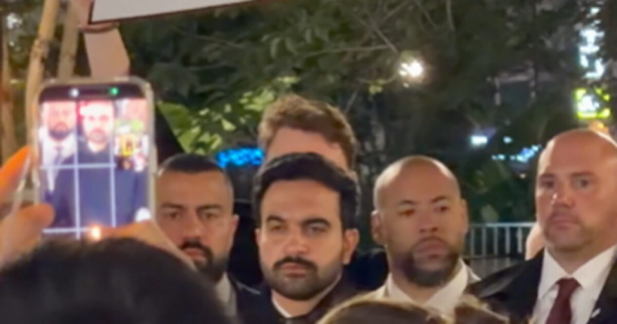 WOW! Crazed Anti-Israel Protesters in NYC Chant ‘Traitor’ at Mayor Mamdani and He Does NOT Look Happy (VIDEO)