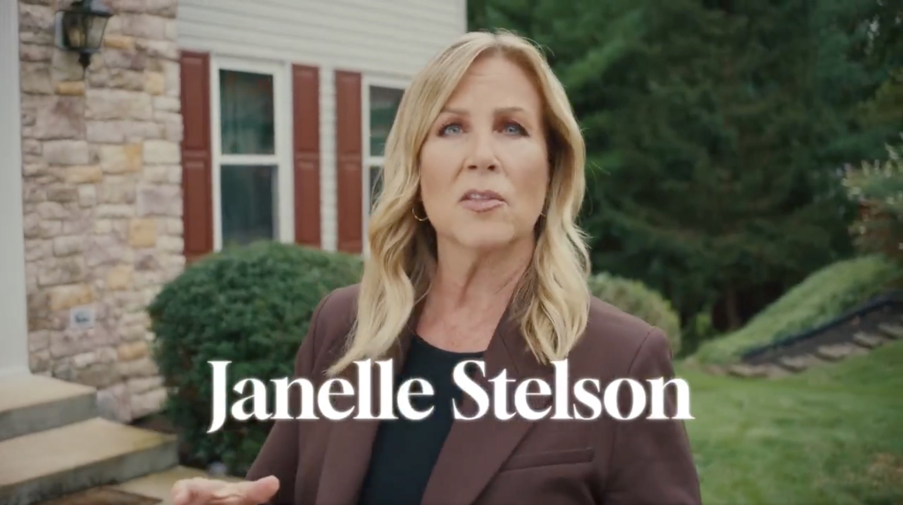YOU CAN’T MAKE THIS UP: Democrat Janelle Stelson Canvasser Busted HALF-NAKED With Genitals Exposed in Family Neighborhood — Told Cops He Didn’t See the Problem — Indecent Exposure Charge Then VANISHES
