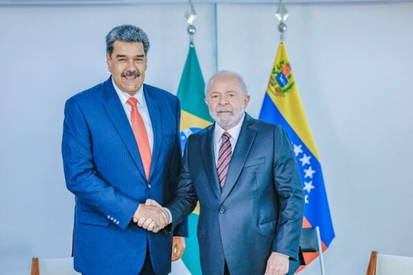 UNBELIEVABLE: Socialist Lula da Silva Receives Venezuelan Dictator Nicolás Maduro in Brazil - HE CONCEALED THE AIRPLANE'S INFORMATION TO EVADE TRACKING! | The Gateway Pundit | by Fernando de Castro