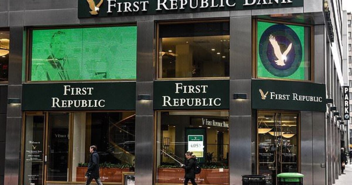 NextImg:Joe Biden's America: FDIC Prepares to Seize First Republic Bank, Asks PNC, JPMorgan to Make Final Bids By Sunday - Third Bank to Fail Since March | The Gateway Pundit | by Cristina Laila