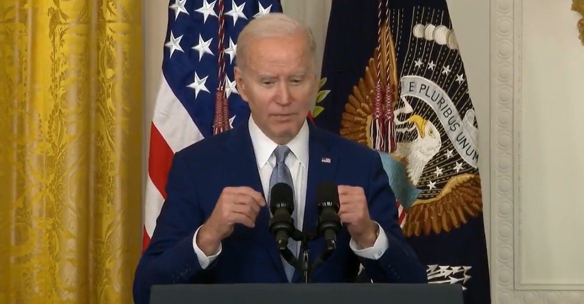 Joe Biden: “Any Woman Who I’m Giving One Medal to Please Don’t Get Angry with Me If I Mess Up Your Hair” (VIDEO)