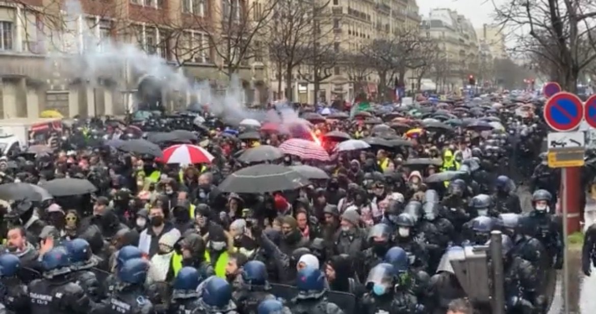 'We'll Piss You Off!' - Massive Protest in France Against Macron Following His Dehumanizing Comments on Unvaxxed (VIDEO) | The Gateway Pundit | by Cristina Laila