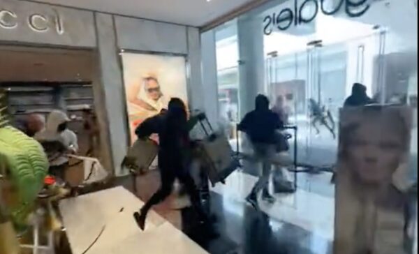 Brazen Daytime Robbery at LA Gucci Store (Video)