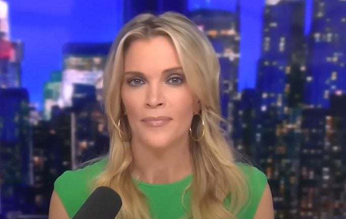 Megyn Kelly Says Tucker Not Yet Fired by FOX, Sources Tell Her Tucker Can’t Go Anywhere Else Because He’s Still Under Contract (VIDEO)
