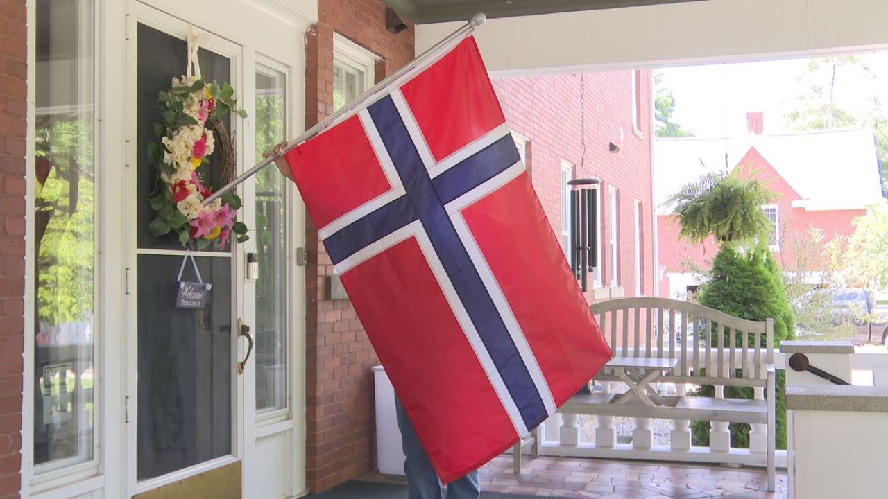 Complaints by Ignorant, Hateful Liberals Force Michigan Bed and Breakfast to Take Down Norway Flag Because They Think It's the Confederate Flag | The Gateway Pundit | by Kristinn Taylor