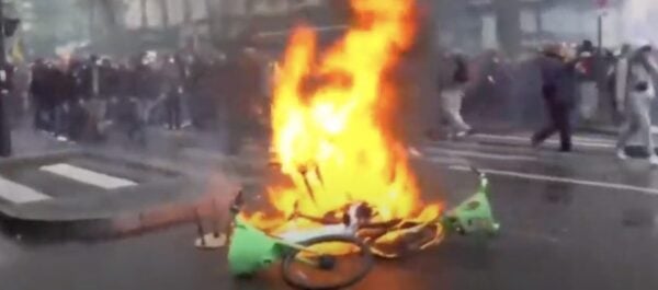 May Day Protests Become Violent in Paris (Video)