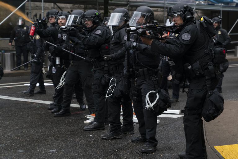 Entire Portland Police Riot Squad Quits En Masse, As DA Begins Crimina