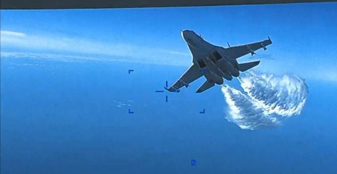 US Releases Video of Russian SU-27s Attacking MQ-9 Drone Over Black Sea
