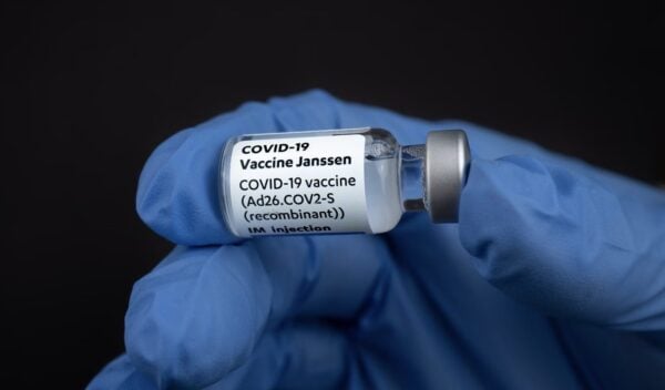 <div>US FDA Revokes Emergency Use Authorization of J&J COVID-19 Vaccine</div>