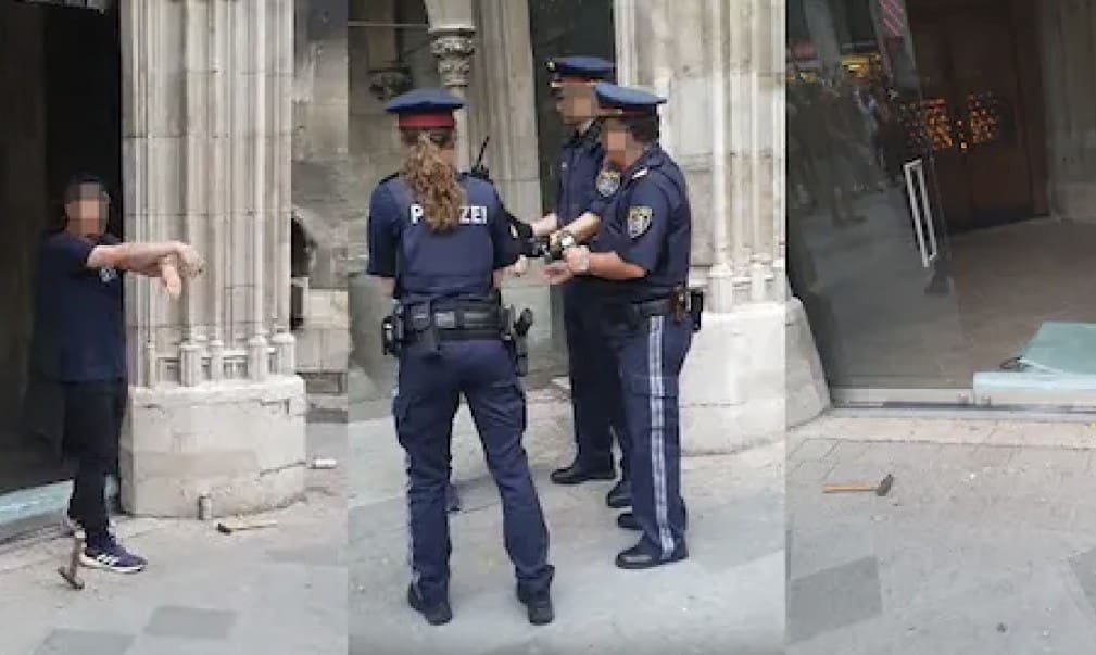 Assailant Armed with Two Hammers Arrested After Smashing Glass Doors on St. Stephen’s Cathedral in Vienna During Syrian Protest