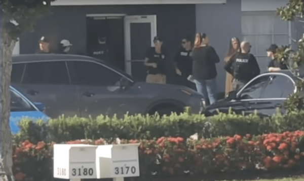 ‘At Least 25-30’ IRS Agents in Tactical Gear Raid Business in Stuart, Florida