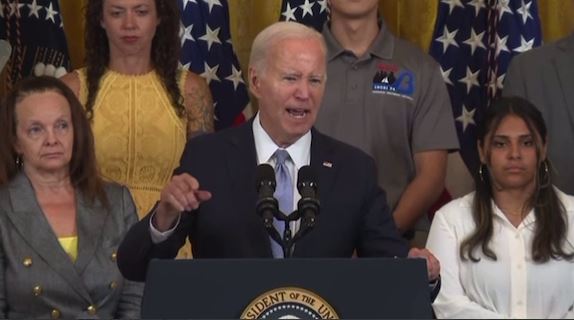 Joe Biden Starts Screaming at Audience Again Like Crazy Old Man During Bidenomics Talk (VIDEO)